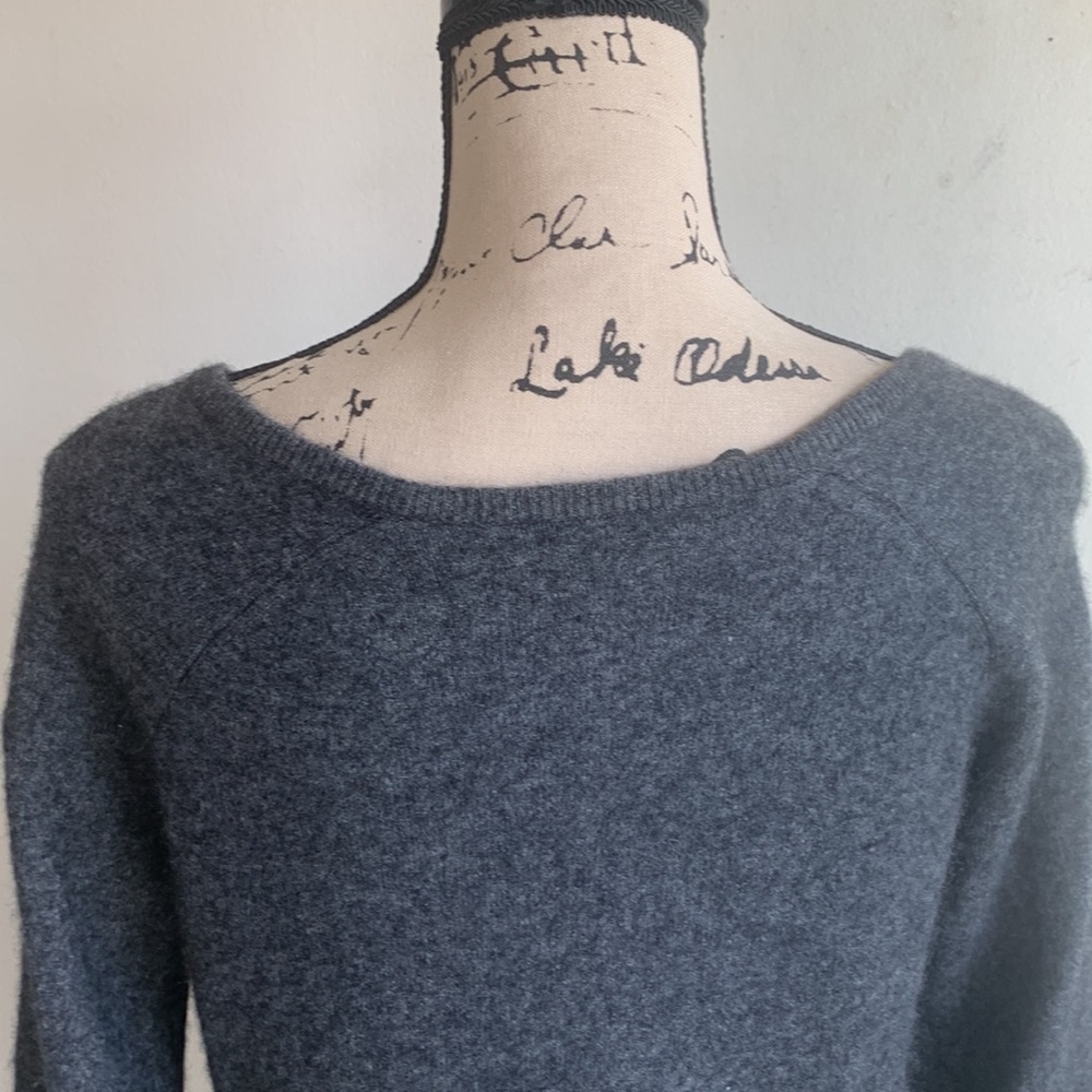 Joie Tambrel Asymmetrical Hem Cashmere Blend Gray V-Neck Sweater Sz XS - Picture 10 of 14